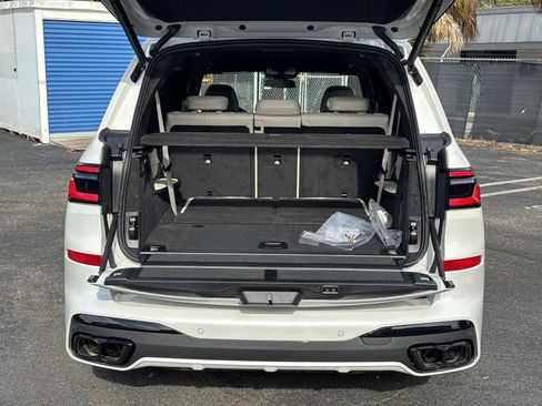New 2026 BMW X7 M60i image 11