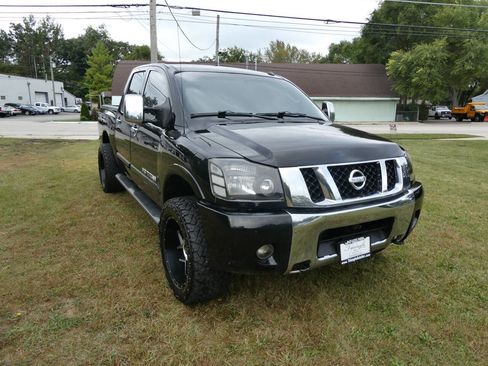 Used 2008 Nissan Titan LE w/ Tow Pkg image 3