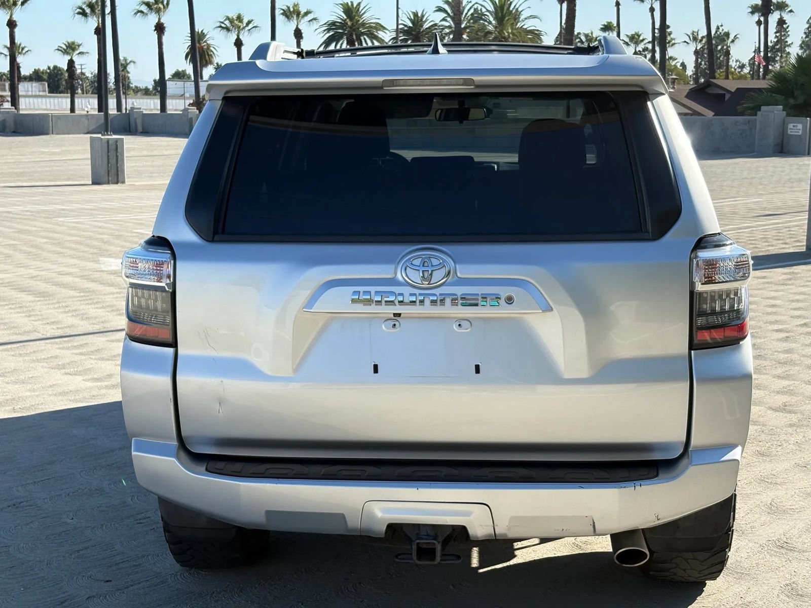 Used 2018 Toyota 4Runner SR5 AWD/4WD image 8