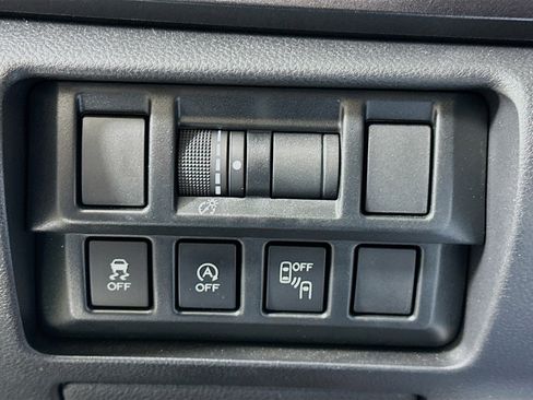 Used 2021 Subaru Crosstrek 2.5i Sport w/ Moonroof Package image 17