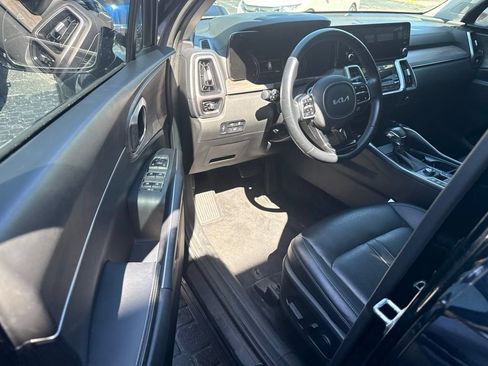 Used 2022 Kia Sorento EX w/ Panoramic Sunroof Package FWD image 14