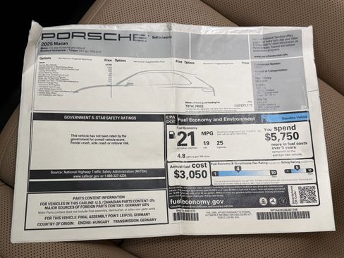 Certified 2025 Porsche Macan image 58