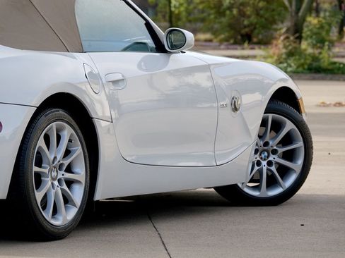 Used 2006 BMW Z4 3.0i image 31
