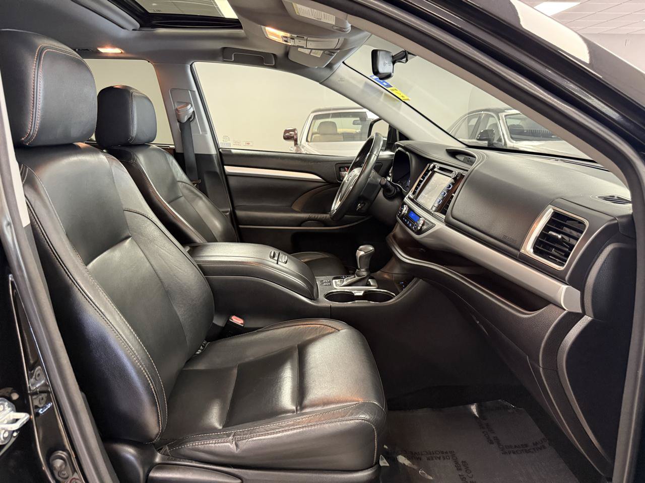 Used 2016 Toyota Highlander XLE AWD/4WD image 33