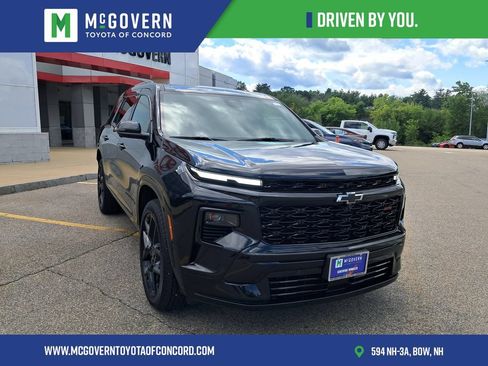 Used 2024 Chevrolet Traverse RS AWD/4WD image 2