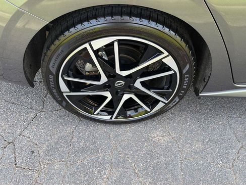 Used 2025 Nissan Sentra SR FWD image 38