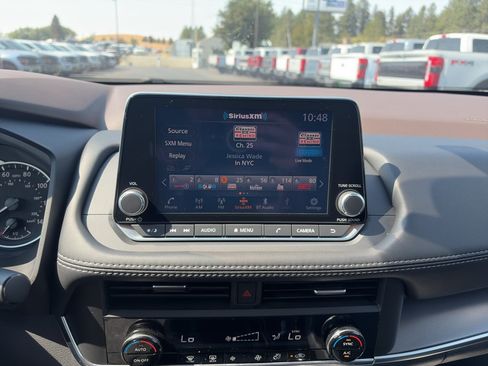 Used 2023 Nissan Rogue SV AWD/4WD image 30