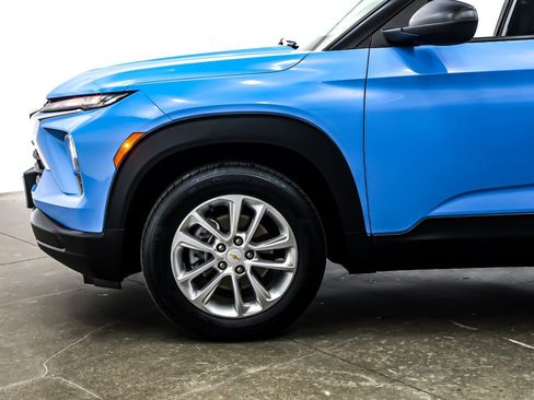 Used 2024 Chevrolet TrailBlazer LS w/ LS Convenience Package image 9