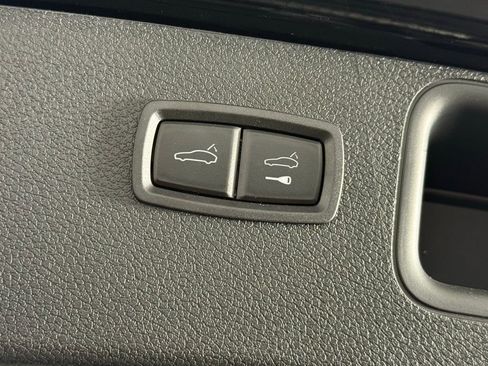 New 2025 Porsche Macan image 18