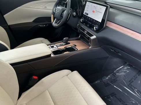 Certified 2025 Lexus RX 350 AWD w/ Convenience Package image 17