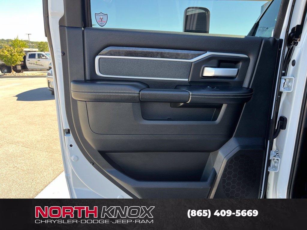 Used 2022 RAM 2500 Big Horn w/ Level C Equiment Group AWD/4WD image 19
