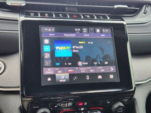 New 2025 Jeep Grand Cherokee Altitude image 13