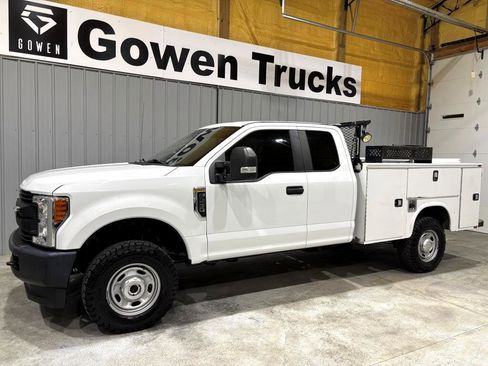 Used 2018 Ford F250 XL w/ Power Equipment Group image 4
