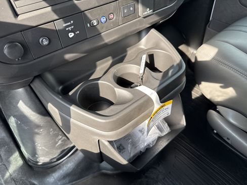 New 2025 Chevrolet Express 3500 LS image 18
