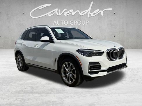 Used 2023 BMW X5 sDrive40i w/ Luxury Seating Package RWD image 2