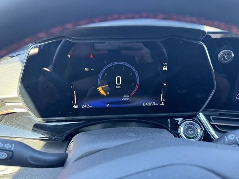 Used 2025 Chevrolet Trax RS w/ Driver Confidence Package image 14