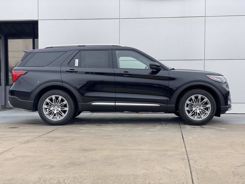 New 2026 Ford Explorer Platinum image 3