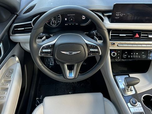Used 2025 Genesis G70 2.5T image 15
