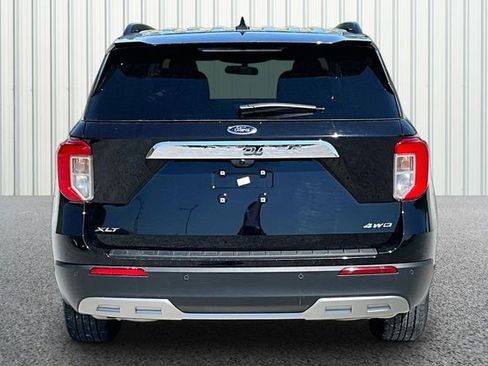 Used 2024 Ford Explorer XLT w/ Equipment Group 202A AWD/4WD image 4