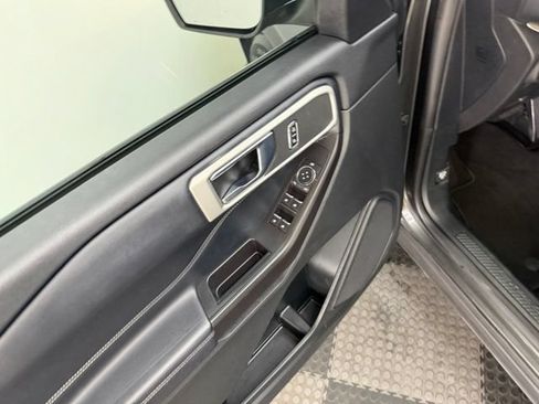 Used 2020 Ford Explorer XLT w/ Equipment Group 202A RWD image 20