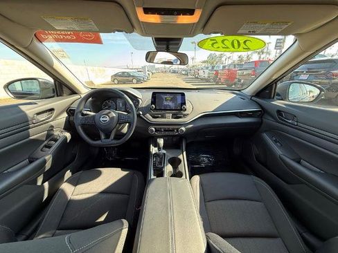 Certified 2025 Nissan Altima 2.5 S FWD image 13
