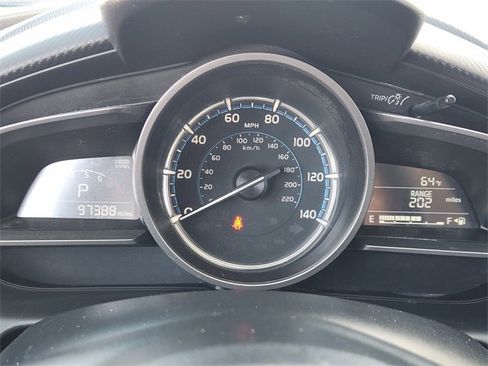 Used 2019 Toyota Yaris L image 18