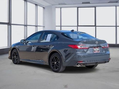 Used 2025 Toyota Camry SE image 4