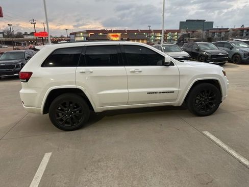 Used 2020 Jeep Grand Cherokee Altitude image 6
