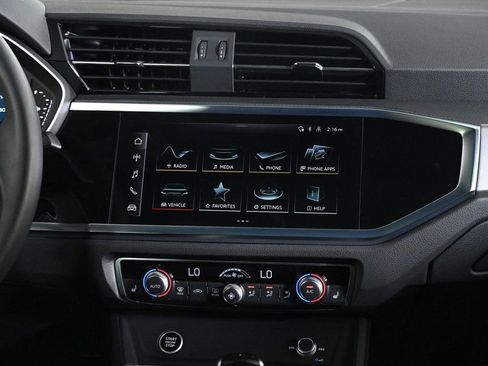 Certified 2025 Audi Q3 2.0T Premium w/ Convenience Package image 13