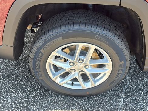 New 2025 Jeep Grand Cherokee Laredo X image 10