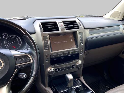 Used 2020 Lexus GX 460 Premium w/ Premium Package AWD/4WD image 12