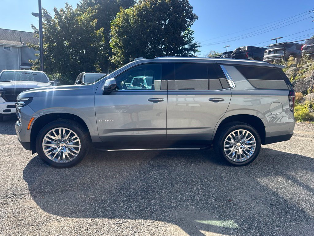 Used 2026 Chevrolet Tahoe LS AWD/4WD image 3