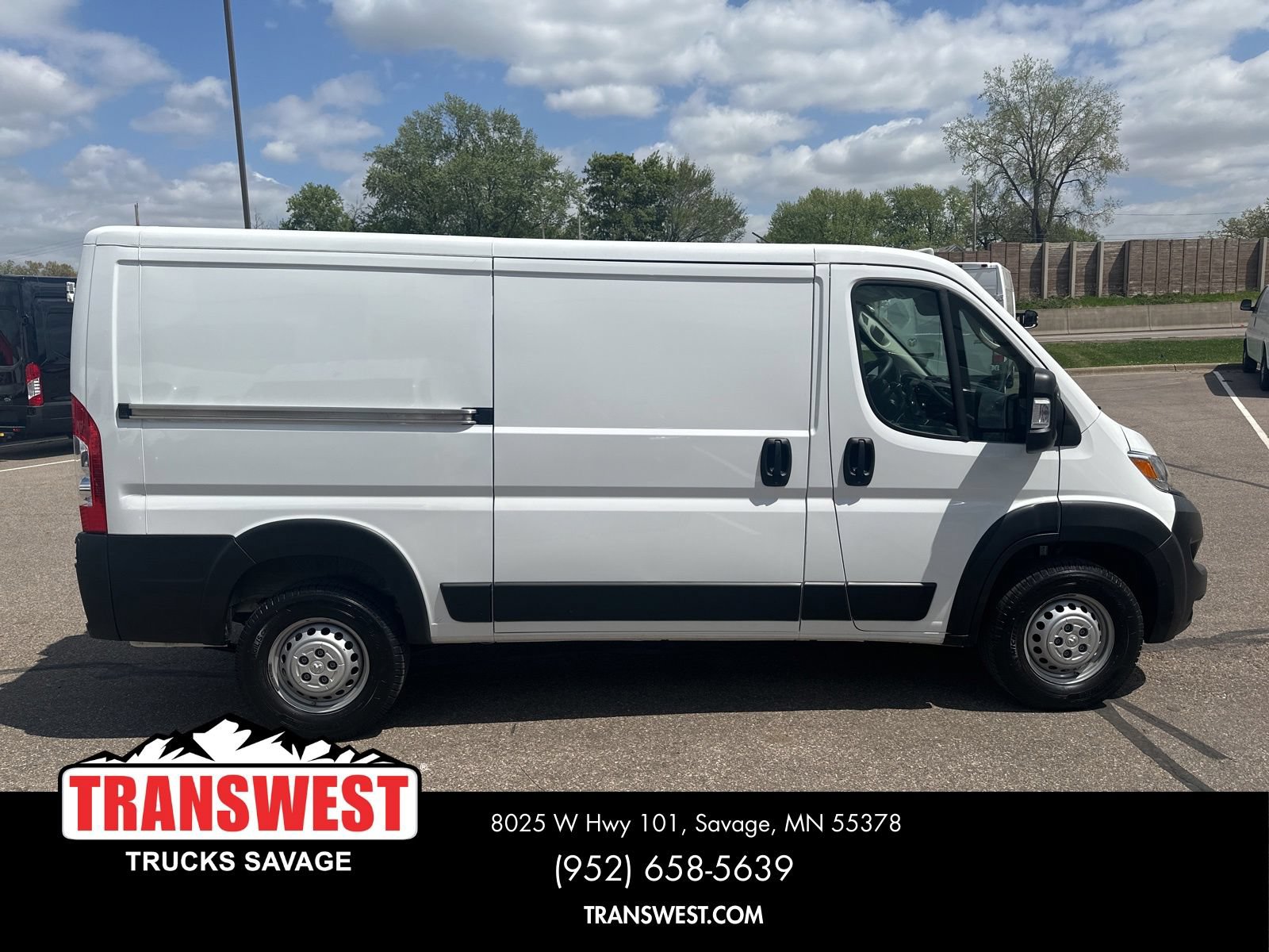 Used 2025 RAM ProMaster 2500 w/ Convenience Group FWD image 5