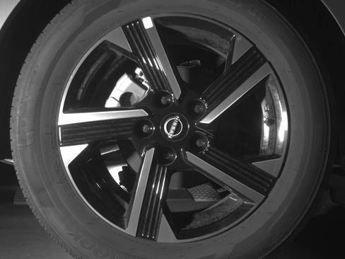Used 2025 Nissan Sentra SV FWD image 15