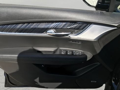 Certified 2025 Cadillac XT6 Premium Luxury w/ LPO, Premium Carpet Package AWD/4WD image 16