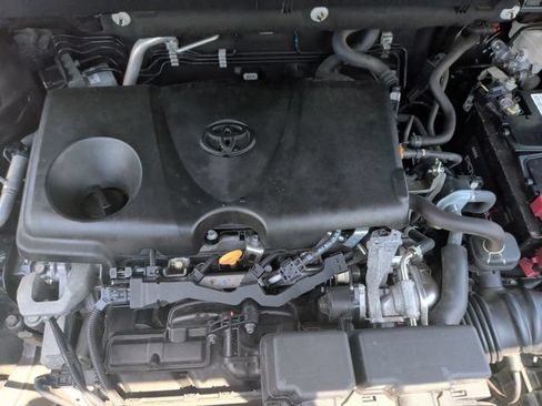 Used 2021 Toyota RAV4 XLE FWD image 35