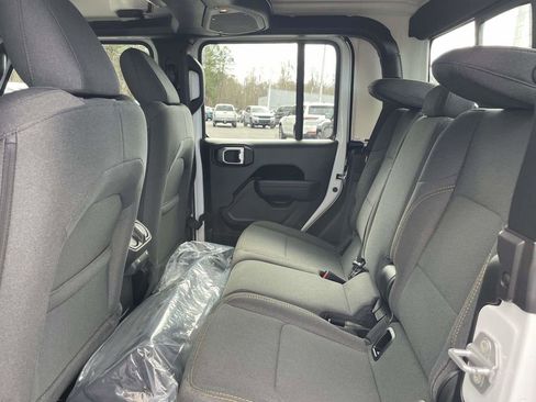 New 2026 Jeep Gladiator Sport image 19