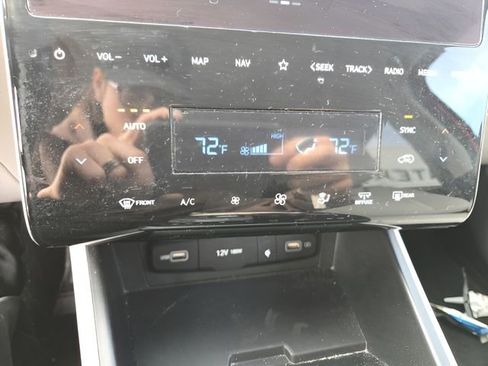 Used 2023 Hyundai Tucson Limited image 17