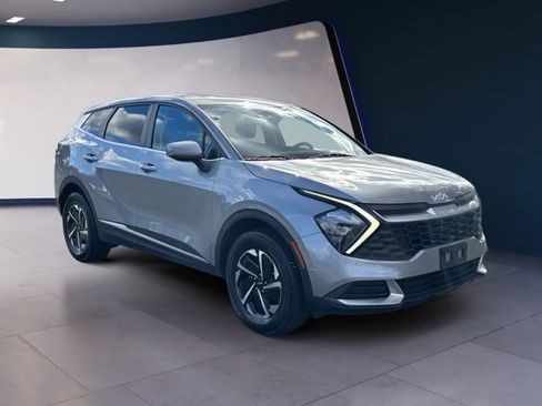 Used 2023 Kia Sportage LX image 7