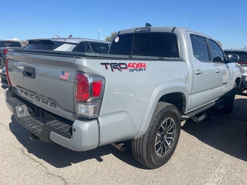 Used 2020 Toyota Tacoma TRD Sport w/ TRD Premium Sport Package image 4