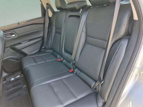 Certified 2021 Nissan Rogue SV w/ Premium Package FWD image 19