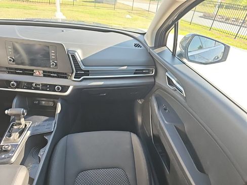 Used 2025 Kia Sportage LX FWD image 24