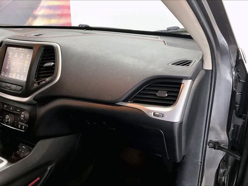 Used 2014 Jeep Cherokee Trailhawk w/ Comfort/Convenience Group image 21