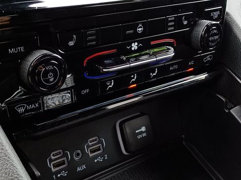 Used 2024 Jeep Grand Cherokee Laredo X w/ Luxury Tech Group I AWD/4WD image 18