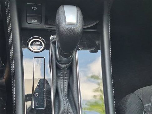 Certified 2023 Nissan Kicks SV FWD image 12