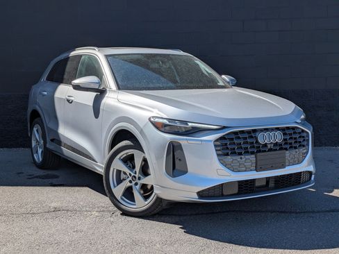 New 2026 Audi Q5 Premium AWD/4WD image 3
