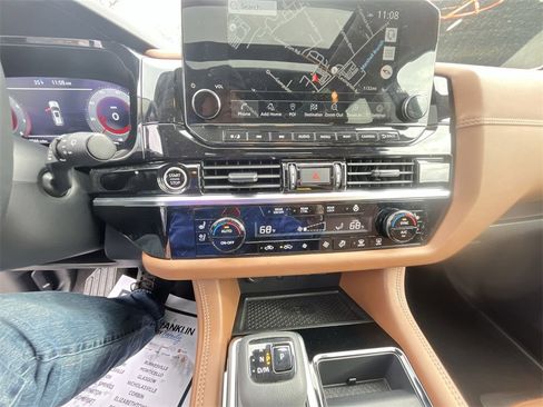 Used 2024 Nissan Pathfinder Platinum w/ Cargo Package image 19