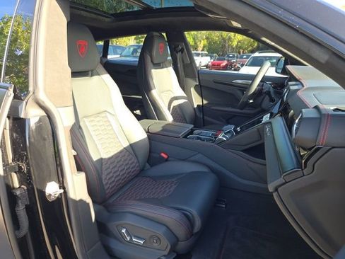 Used 2024 Lamborghini Urus S image 13