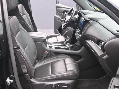 Used 2023 Chevrolet Traverse RS w/ LPO, Floor Liner Package AWD/4WD image 11