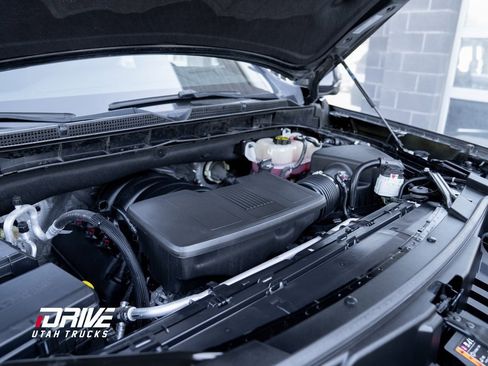 Used 2023 GMC Yukon XL Denali image 42